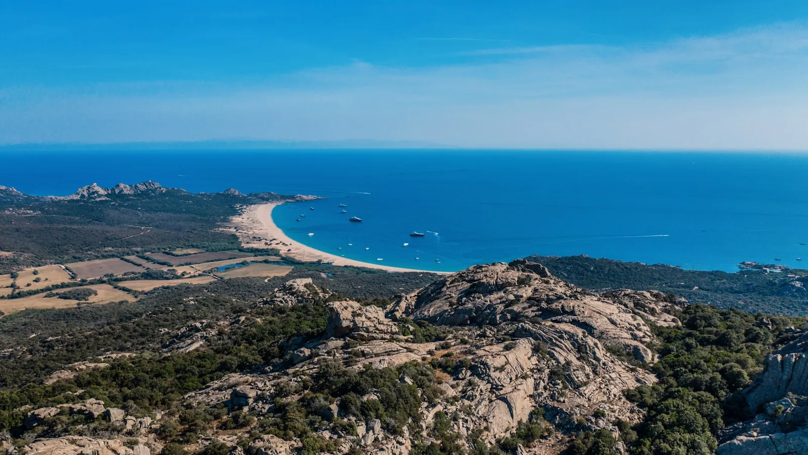 ️ Géographie : deux îles dans l'île