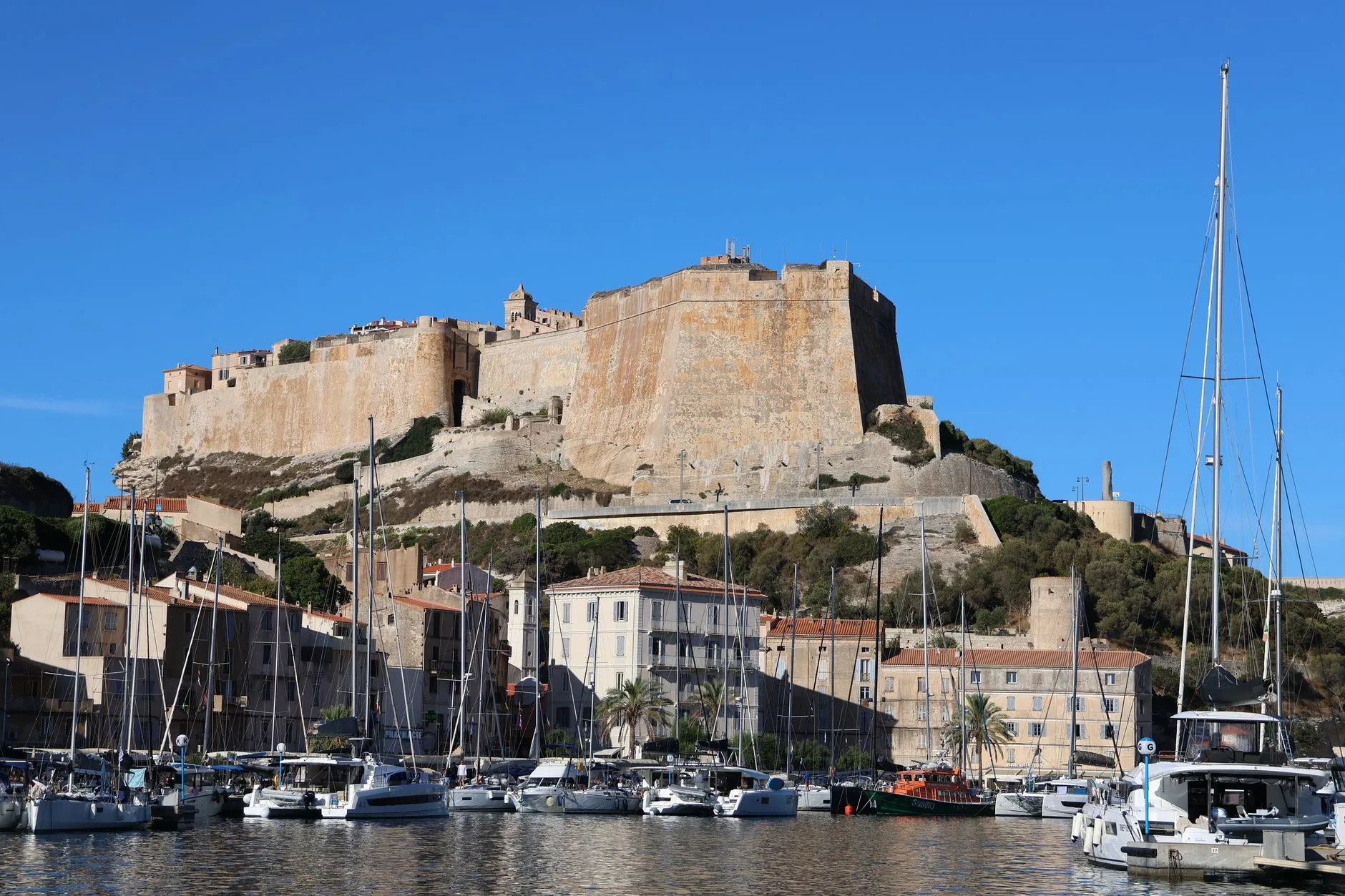 ️ Les quartiers où dormir à Calvi